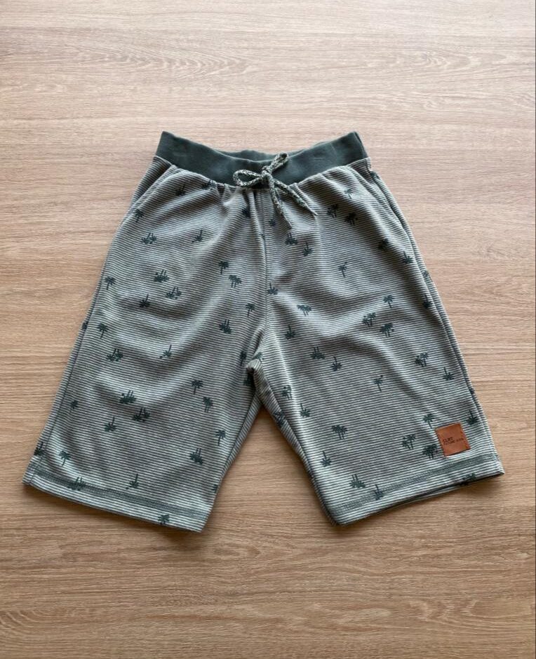 fernandaramosstore com br Bermuda Masculina Infantil Verde Estampada com Coqueiros1