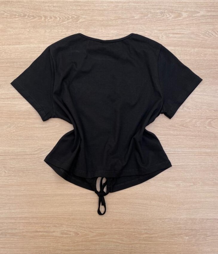 Blusa Cropped Infantil Feminino Manga Curta Station com Amarração Preto Fernanda Ramos Kids
