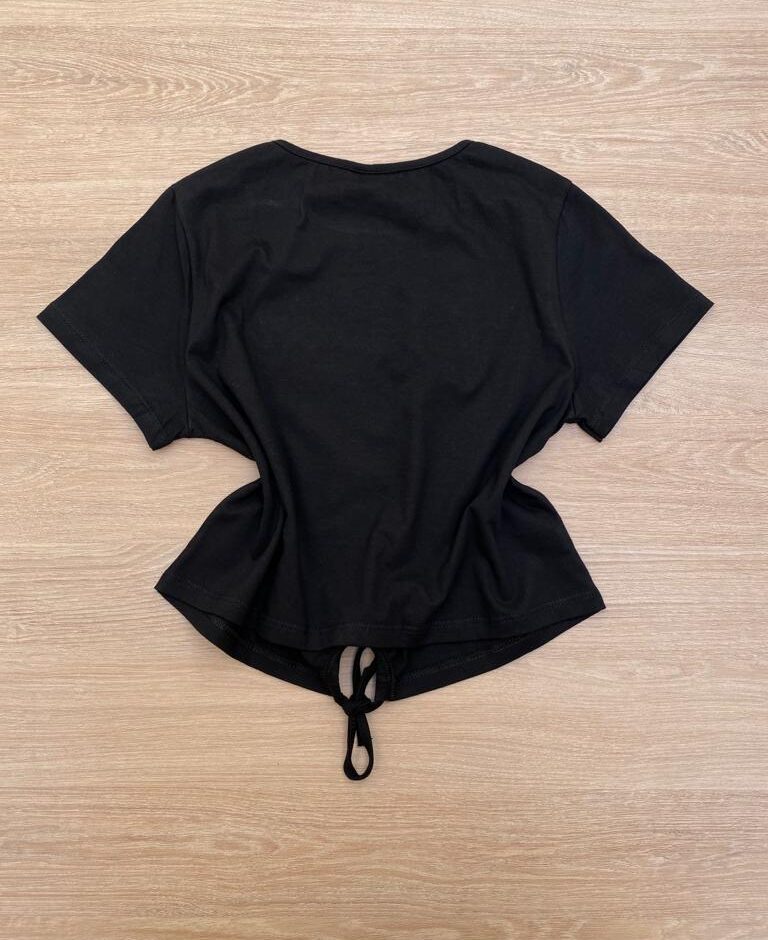 Blusa Cropped Infantil Feminino Manga Curta Station com Amarração Preto Fernanda Ramos Kids