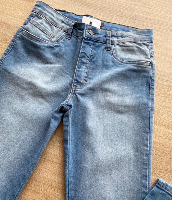 fernandaramoskids com br Calça Masculina Infantil Jeans Claro Skinny com Bolsos1