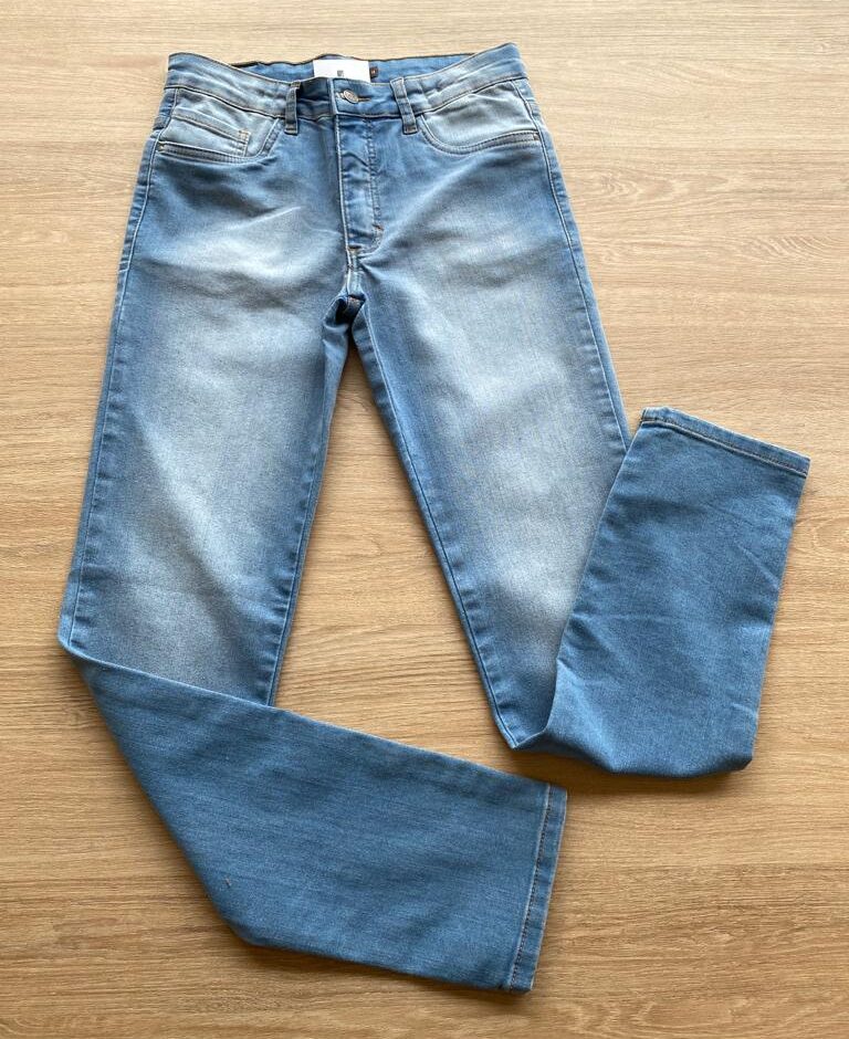 Calça Masculina Infantil Jeans Claro Skinny com Bolsos Fernanda Ramos Kids