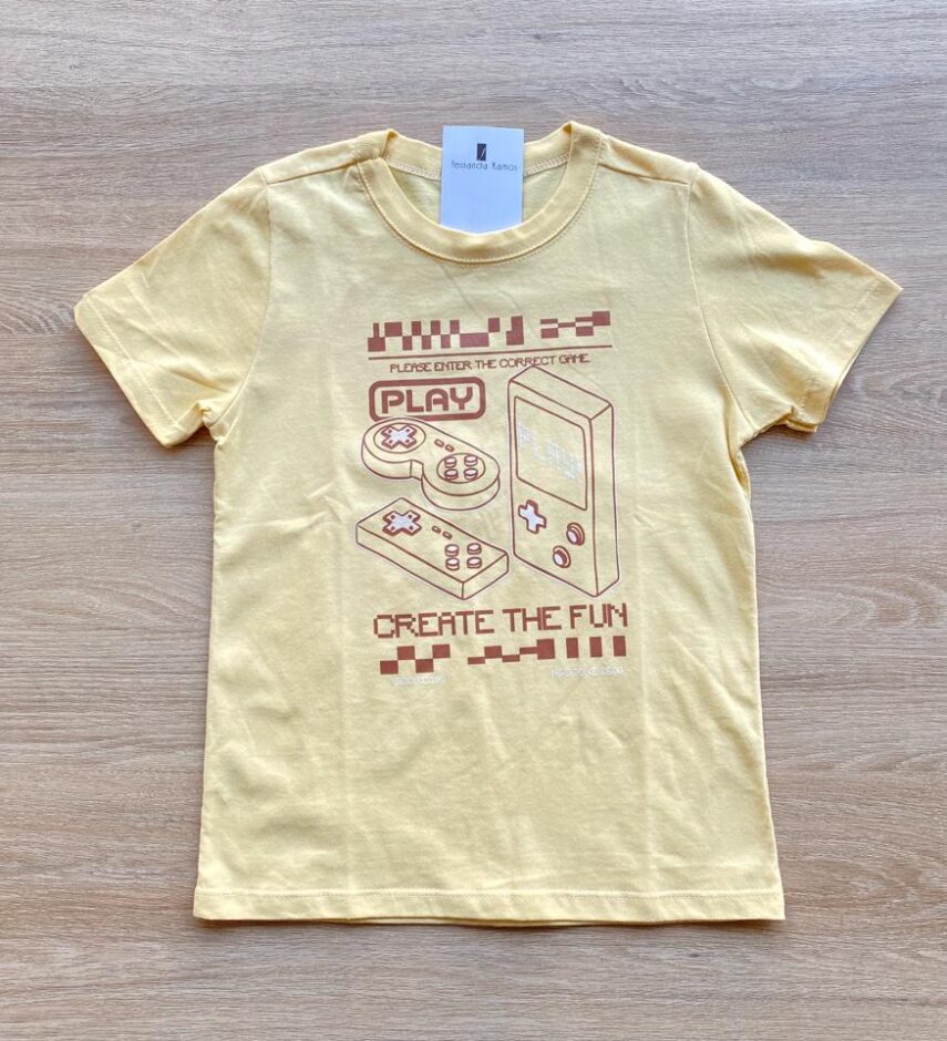 Camiseta Masculina Infantil Manga Curta Amarela Play Fernanda Ramos Kids