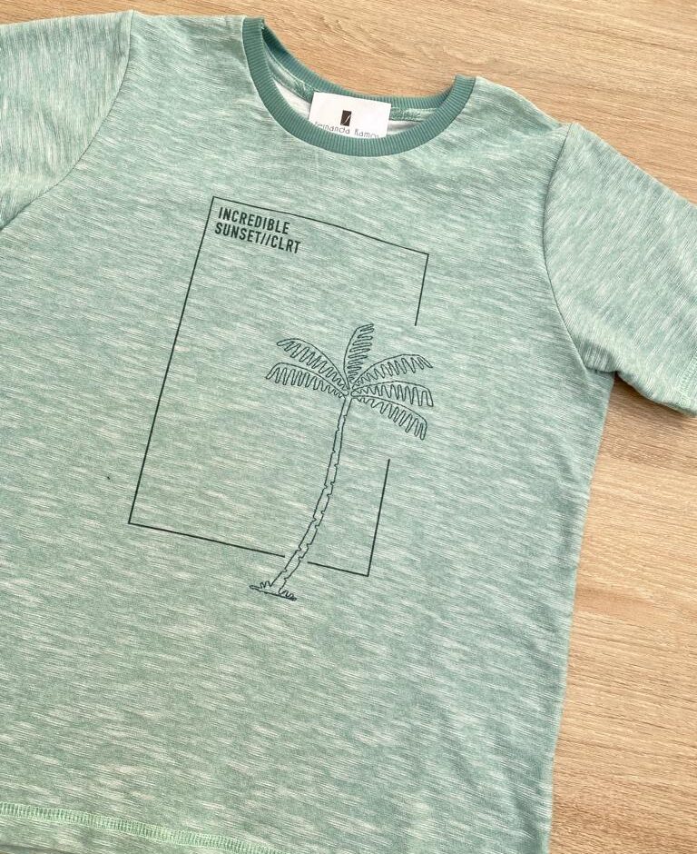 fernandaramoskids com br Camiseta Masculina Infantil Verde Água com Estampa de Coqueiro1
