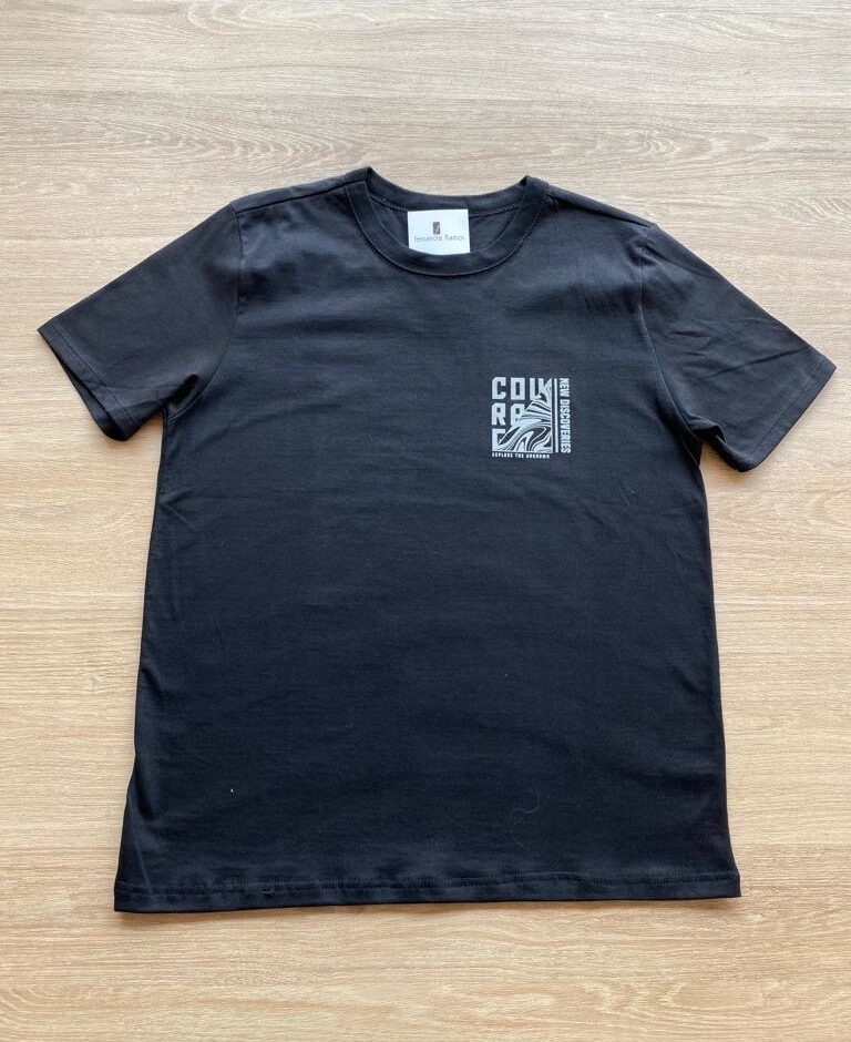 Camiseta Tradicional Masculina Infantil Explore Preta Fernanda Ramos Kids