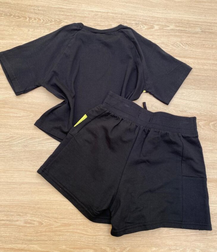 fernandaramosstore com br Conjunto Feminino Juvenil Cropped e Short Preto com Detalhe Verde Lima4