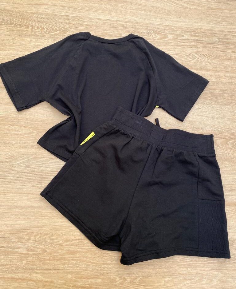 fernandaramosstore com br Conjunto Feminino Juvenil Cropped e Short Preto com Detalhe Verde Lima4