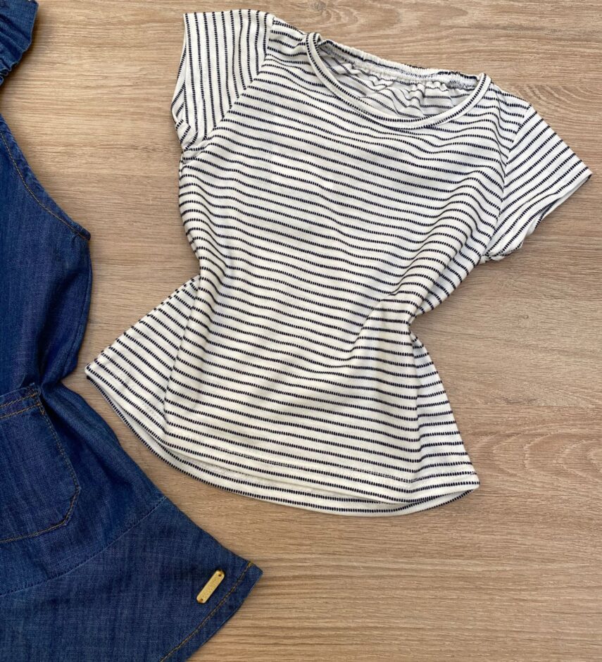 fernandaramoskids com br Conjunto Infantil Feminino Blusa Listrada e Salopete Jeans com Bolsos2