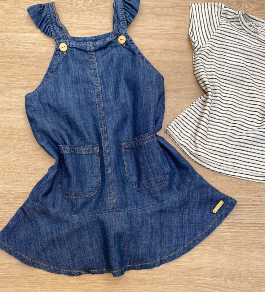 fernandaramoskids com br Conjunto Infantil Feminino Blusa Listrada e Salopete Jeans com Bolsos3