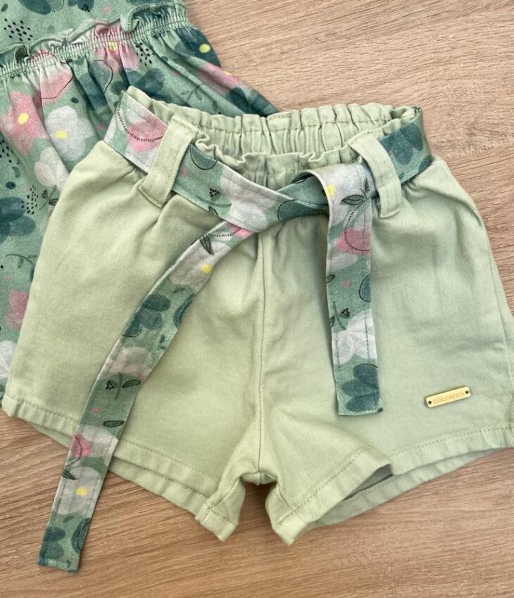 fernandaramoskids com br Conjunto Infantil Feminino Blusa Manga Curta Estampada e Short Verde com Amarração1