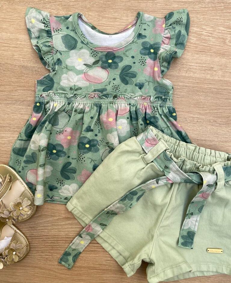 fernandaramoskids com br Conjunto Infantil Feminino Blusa Manga Curta Estampada e Short Verde com Amarração2