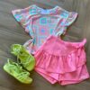 Conjunto Infantil Feminino Estampado e Pink Flúor Cropped e Short Fernanda Ramos Kids