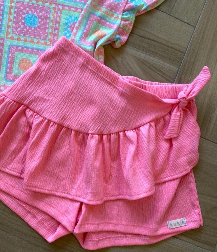 fernandaramoskids com br Conjunto Infantil Feminino Estampado e Pink Flúor Cropped e Short2