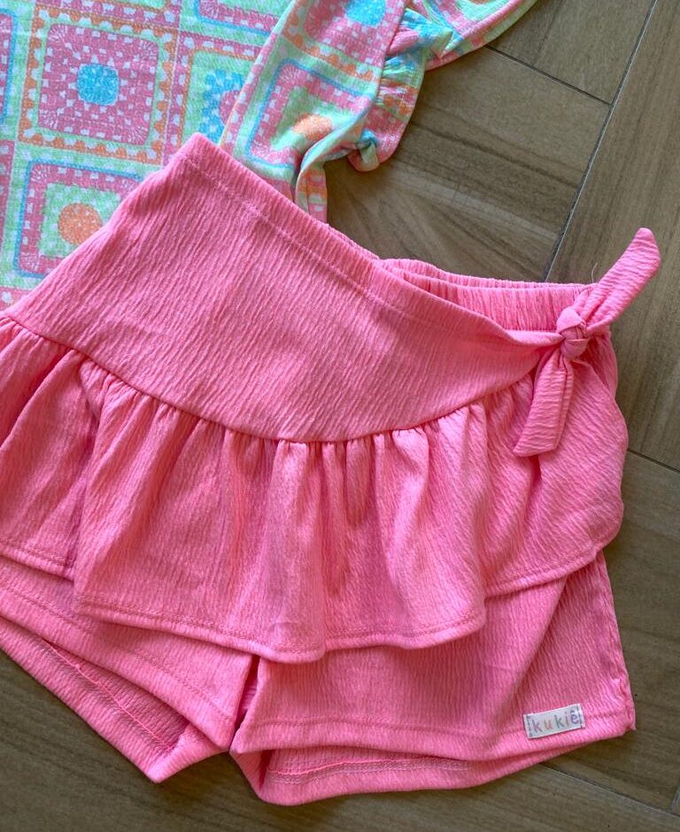 fernandaramoskids com br Conjunto Infantil Feminino Estampado e Pink Flúor Cropped e Short2
