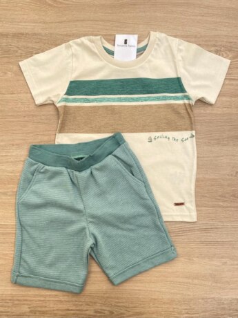Conjunto Infantil Masculino Camiseta Bege com Detalhes e Bermuda Listrada Fernanda Ramos Kids