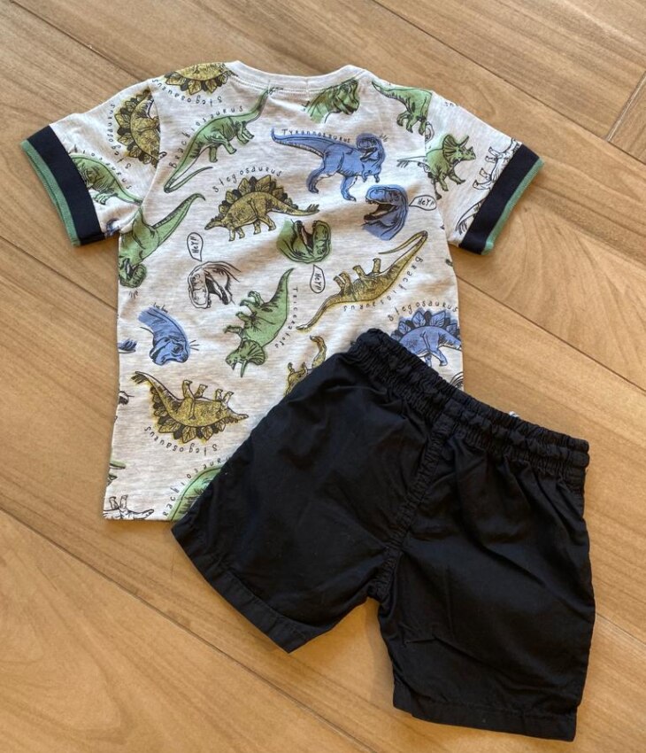 Conjunto Infantil Masculino Camiseta Estampada e Bermuda Preta3