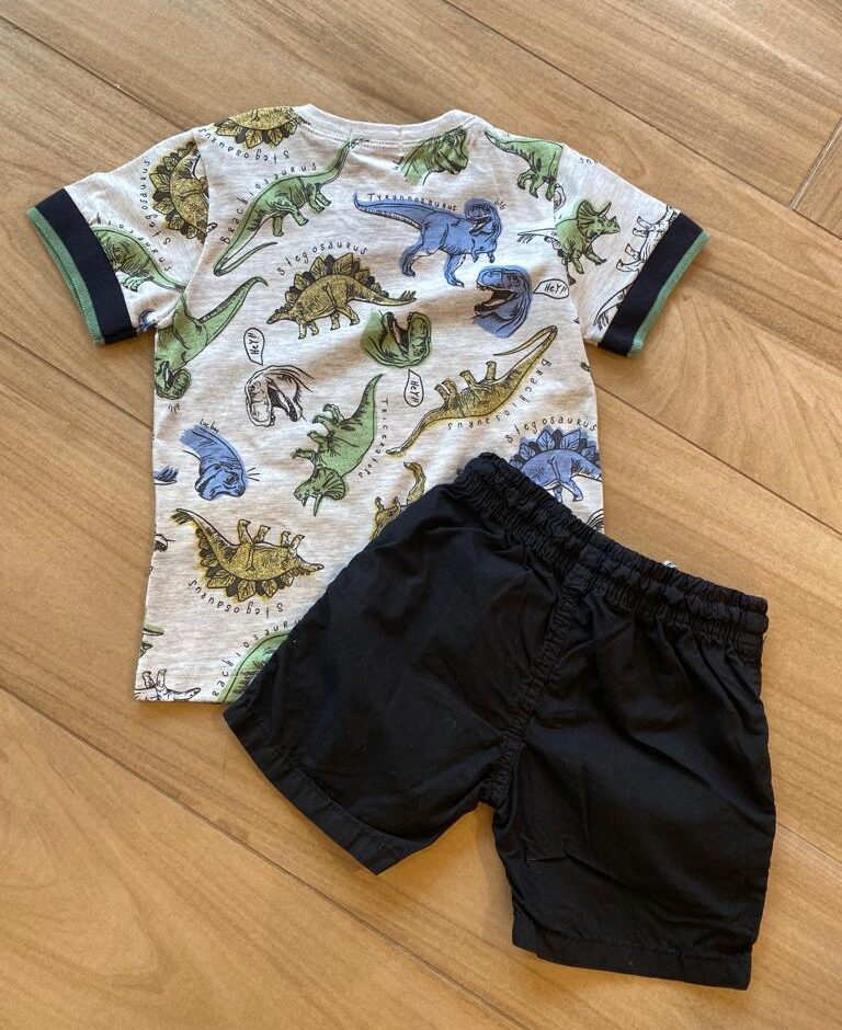 Conjunto Infantil Masculino Camiseta Estampada e Bermuda Preta3