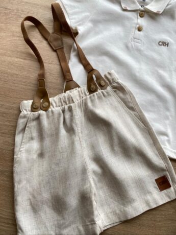fernandaramoskids com br Conjunto Infantil Masculino Camiseta Polo Off White e Bermuda Cru com Suspensório1