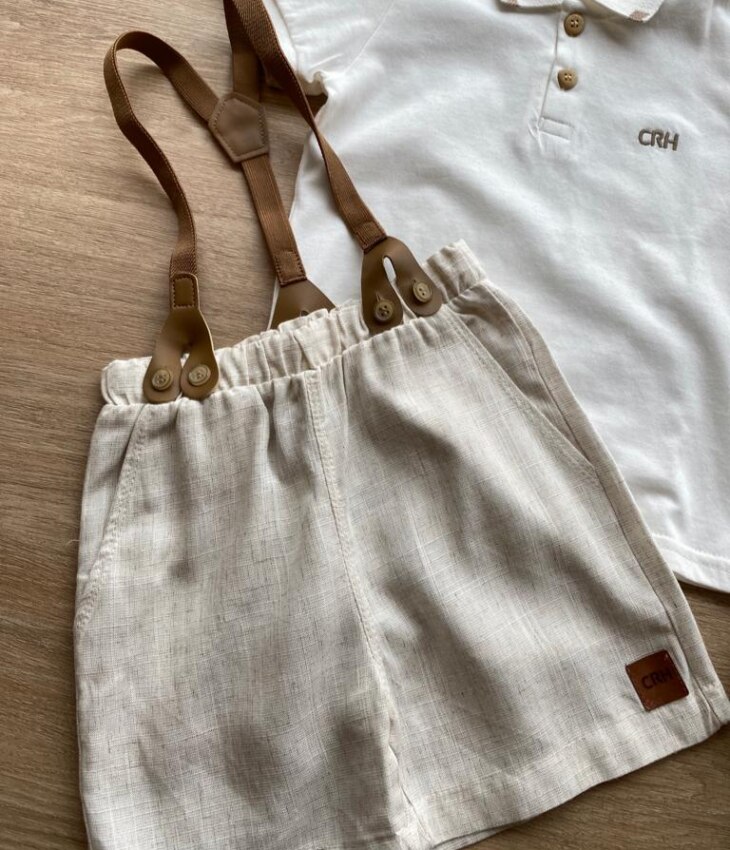 fernandaramoskids com br Conjunto Infantil Masculino Camiseta Polo Off White e Bermuda Cru com Suspensório1