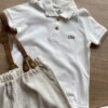 fernandaramoskids com br Conjunto Infantil Masculino Camiseta Polo Off White e Bermuda Cru com Suspensório2