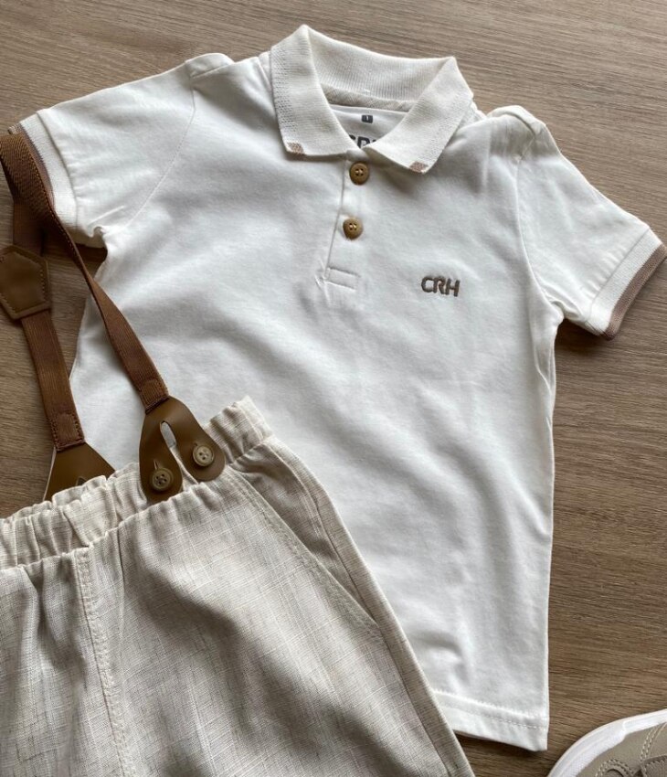 fernandaramoskids com br Conjunto Infantil Masculino Camiseta Polo Off White e Bermuda Cru com Suspensório2