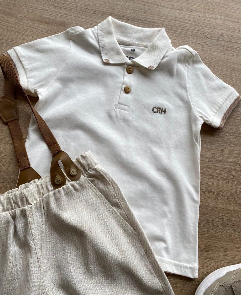 fernandaramoskids com br Conjunto Infantil Masculino Camiseta Polo Off White e Bermuda Cru com Suspensório2