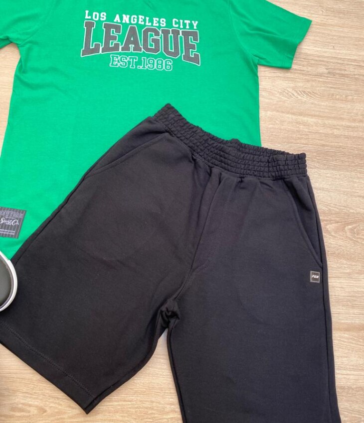 fernandaramosstore com br Conjunto Infantil Masculino Camiseta Verde e Bermuda Preta3