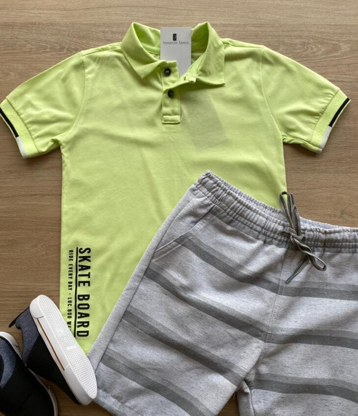 fernandaramoskids com br Conjunto Masculino Infantil Camisa Polo Verde e Bermuda Listrada Cinza1