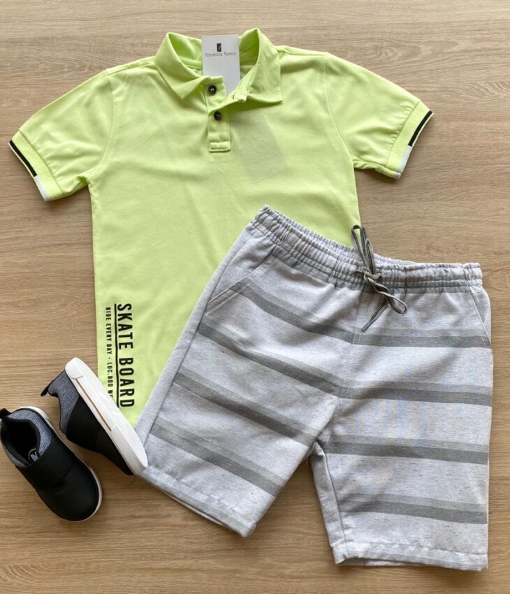 Conjunto Masculino Infantil Camisa Polo Verde e Bermuda Listrada Cinza Fernanda Ramos Kids