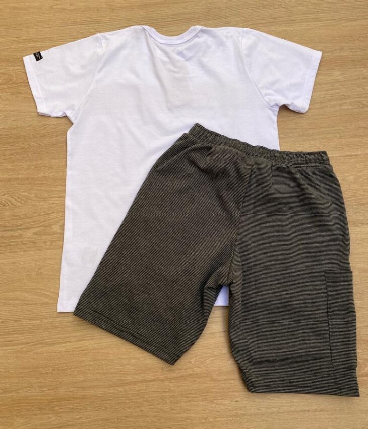 fernandaramoskids com br Conjunto Masculino Infantil Camiseta Branca World e Bermuda Cinza Listrada3