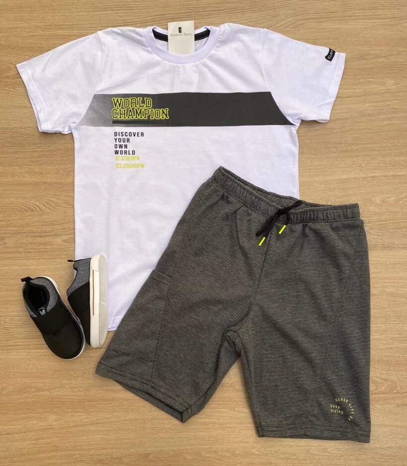 Conjunto Masculino Infantil Camiseta Branca World e Bermuda Cinza Listrada Fernanda Ramos Kids