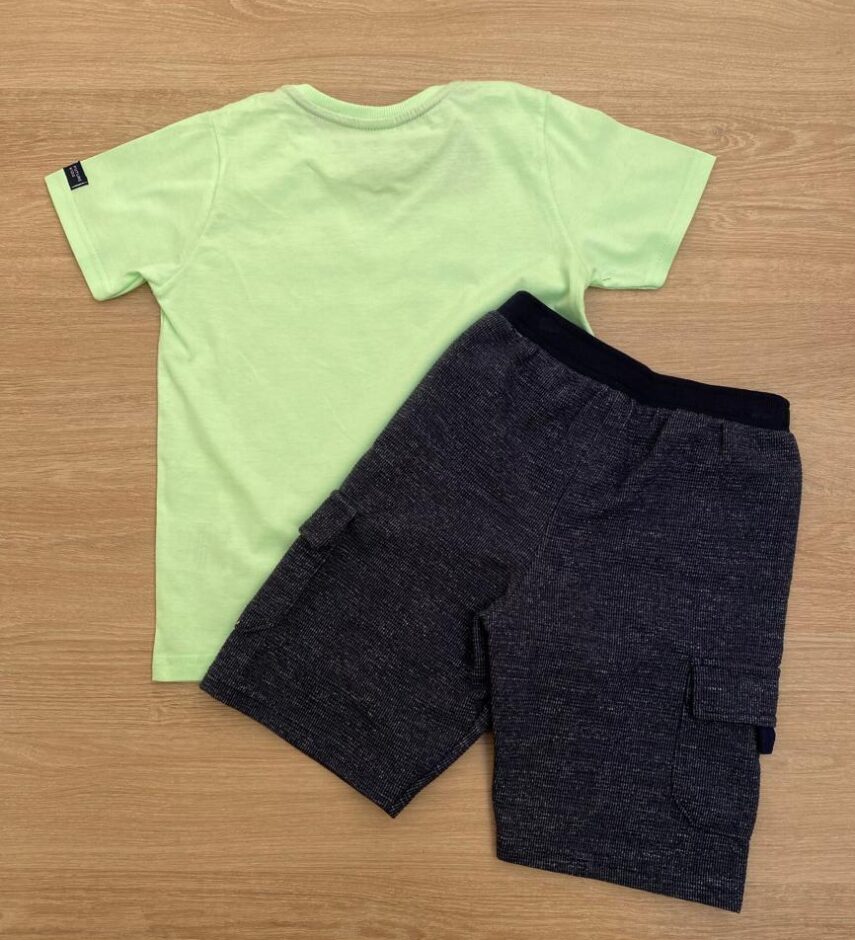 fernandaramoskids com br Conjunto Masculino Infantil Camiseta Verde Future e Bermuda Azul Marinho4