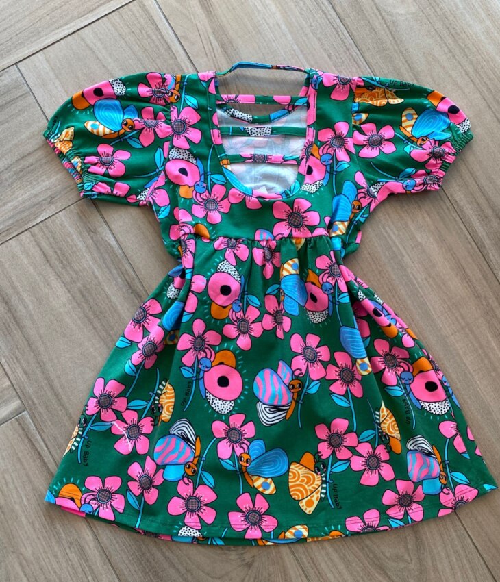 fernandaramoskids com br Vestido Infantil Feminino Manga Curta Estampado com Fundo Verde2
