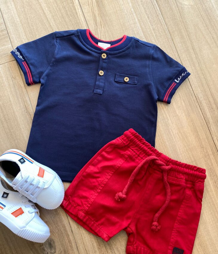 fernandaramoskids com br Conjunto Infantil Masculino Camiseta Azul Marinho e Bermuda Vermelha1