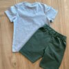 fernandaramoskids com br Conjunto Infantil Masculino Camiseta Summer e Bermuda Verde Militar3