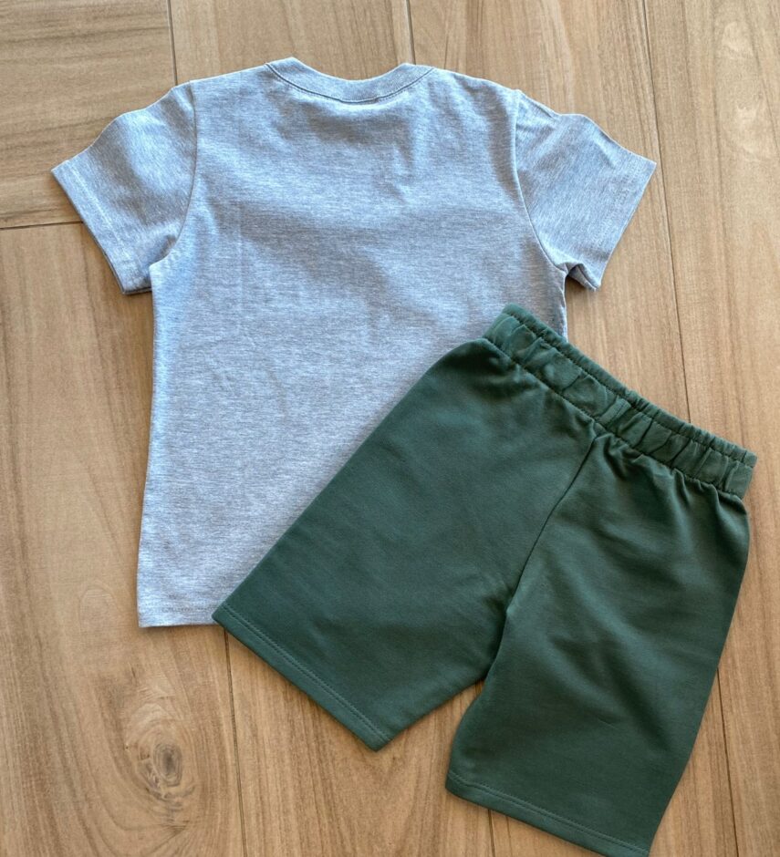 fernandaramoskids com br Conjunto Infantil Masculino Camiseta Summer e Bermuda Verde Militar3