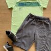 Conjunto Masculino Infantil Camiseta Verde e Bermuda Listrada Fernanda Ramos Kids