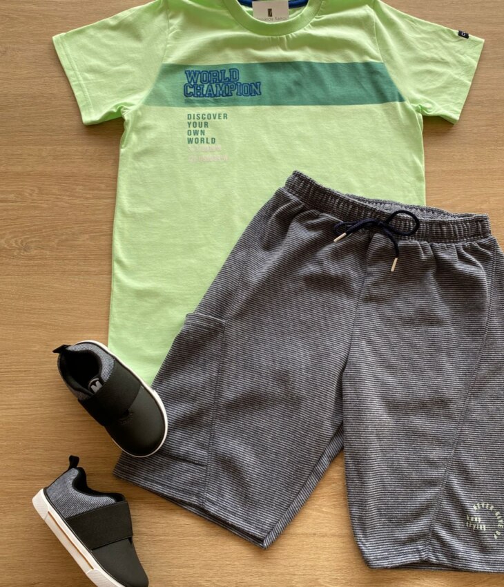 Conjunto Masculino Infantil Camiseta Verde e Bermuda Listrada Fernanda Ramos Kids