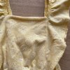 fernandaramoskids com br Blusa Cropped com Detalhe de Babado Estampada Fundo Amarelo1