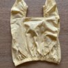 fernandaramoskids com br Blusa Cropped com Detalhe de Babado Estampada Fundo Amarelo2