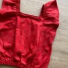 fernandaramoskids com br Blusa Cropped com Detalhe de Babado Estampada Fundo Vermelho1