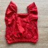 fernandaramoskids com br Blusa Cropped com Detalhe de Babado Estampada Fundo Vermelho2