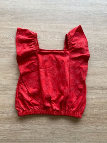Blusa Cropped com Detalhe de Babado Estampada Fundo Vermelho Fernanda Ramos Kids
