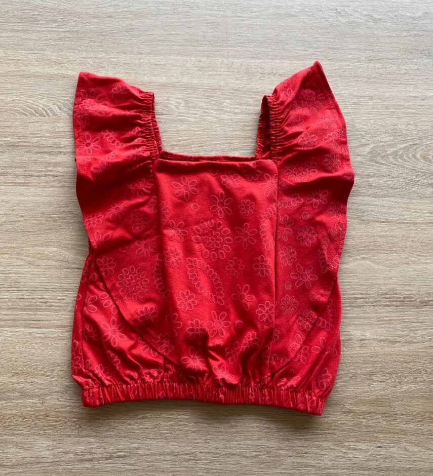 Blusa Cropped com Detalhe de Babado Estampada Fundo Vermelho Fernanda Ramos Kids