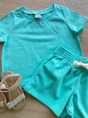 fernandaramoskids com br Conjunto Infantil Feminino Blusa Cropped Manga Curta e Short Verde1