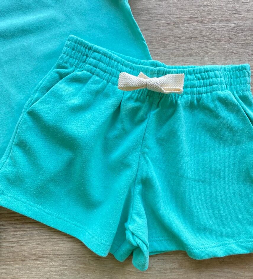 fernandaramoskids com br Conjunto Infantil Feminino Blusa Cropped Manga Curta e Short Verde2