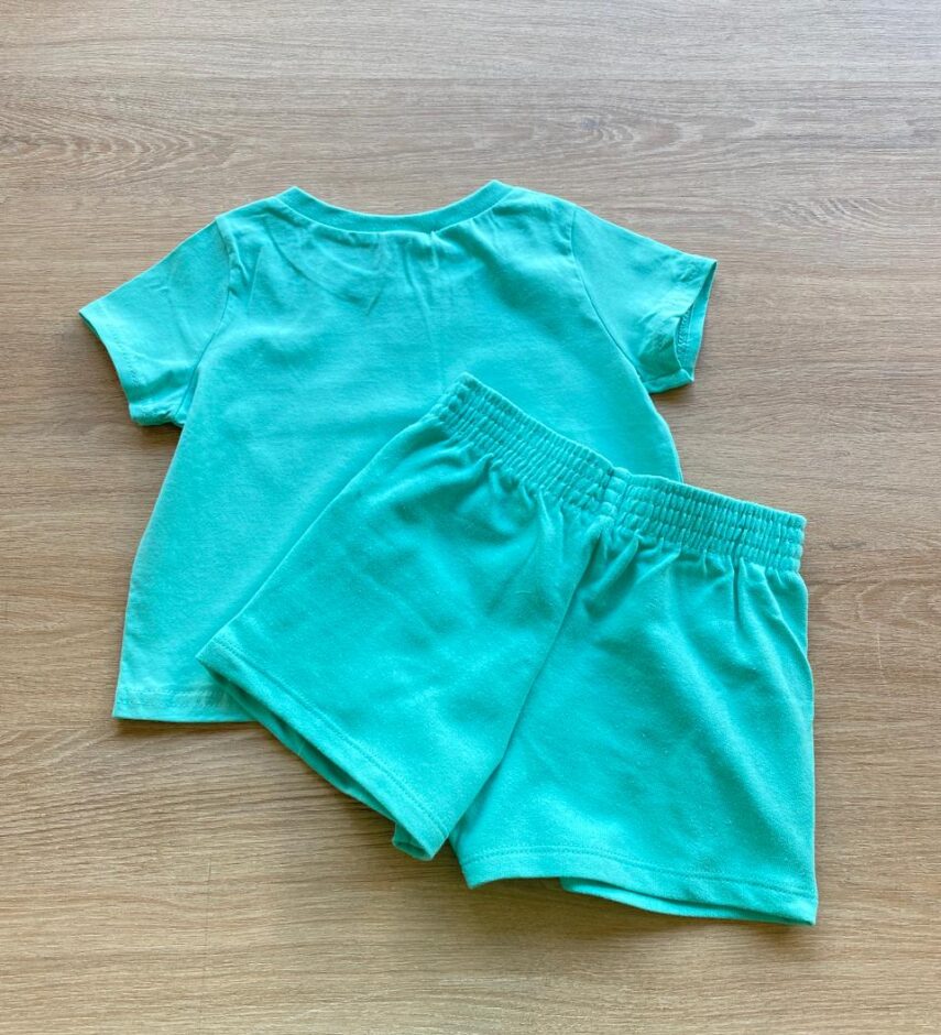 fernandaramoskids com br Conjunto Infantil Feminino Blusa Cropped Manga Curta e Short Verde3