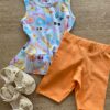 fernandaramoskids com br Conjunto Infantil Feminino Blusa Estampada e Bermuda Laranja1
