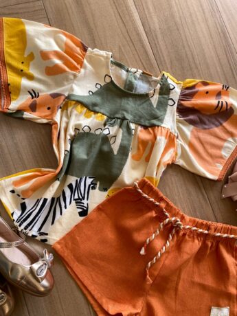 fernandaramoskids com br Conjunto Infantil Feminino Blusa Estampada e Short com Amarração1
