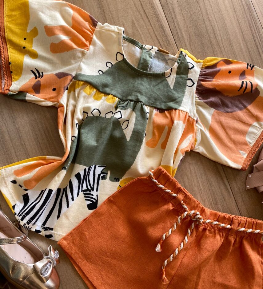 fernandaramoskids com br Conjunto Infantil Feminino Blusa Estampada e Short com Amarração1