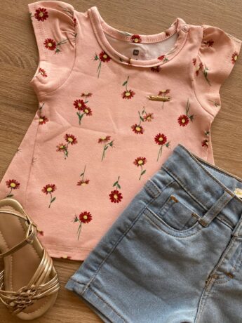 fernandaramoskids com br Conjunto Infantil Feminino Blusa Salmão Estampada e Short Jeans1